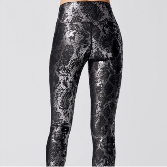 Carbon38 Black and Silver Snake Print Leggings - Picture 1 of 4